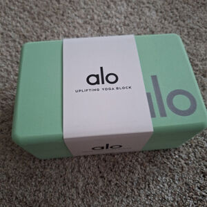 NEW Alo Uplifting Yoga Block Honeydew Silver Mint Green RARE COLOR